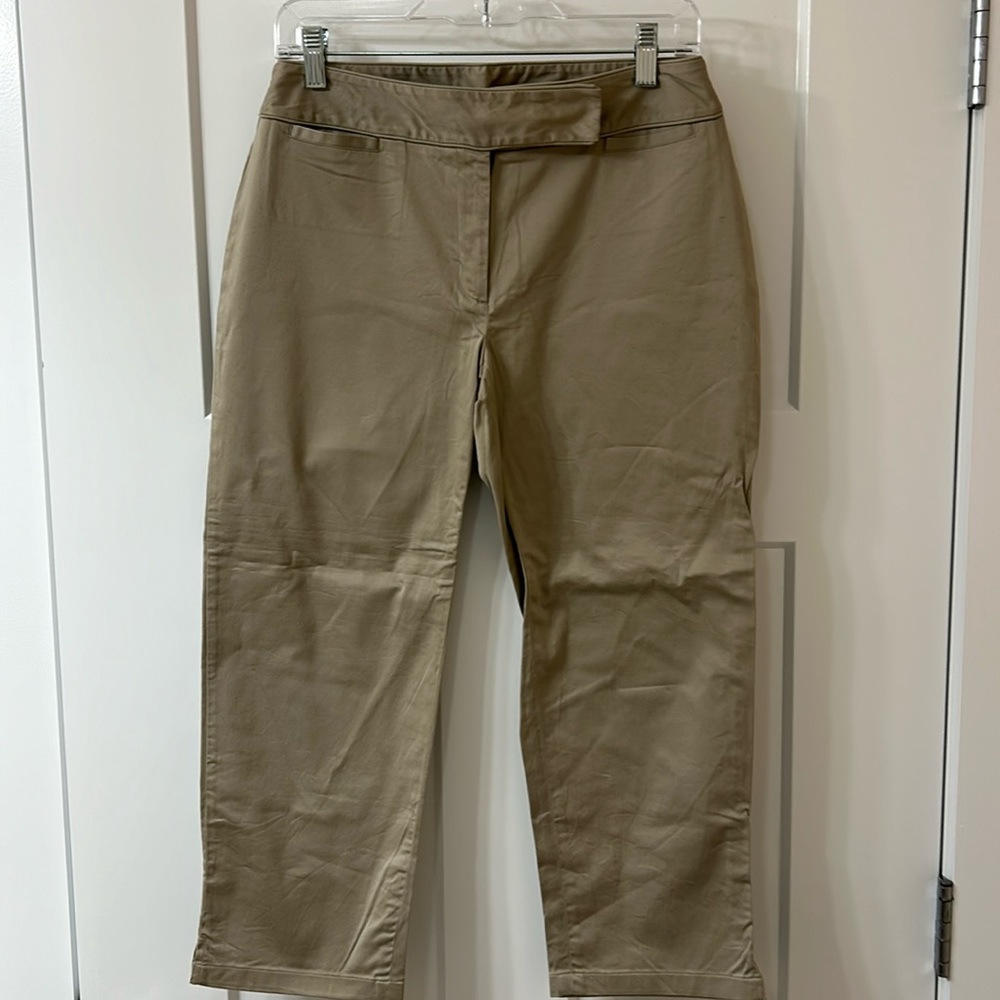 Women’s capris.